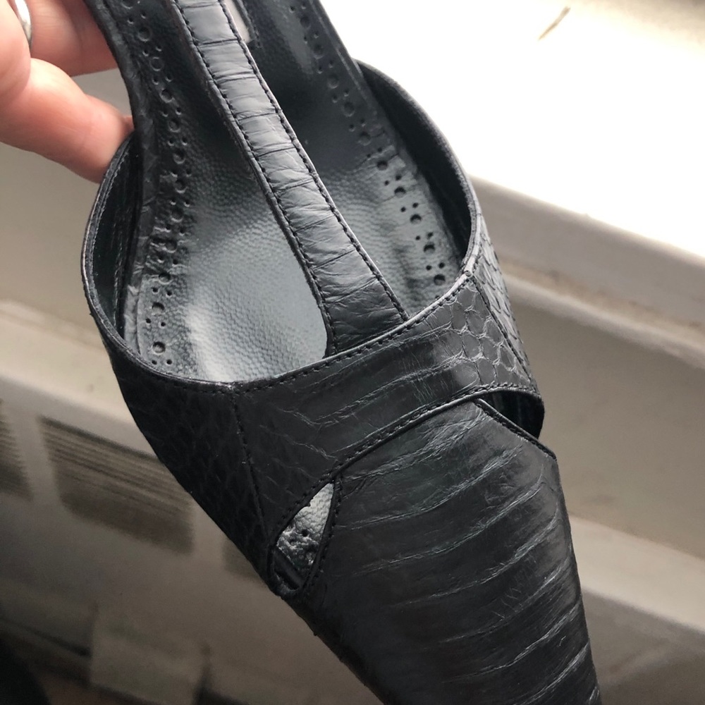 New Manolo Blahnik snakeskin low heel t strap